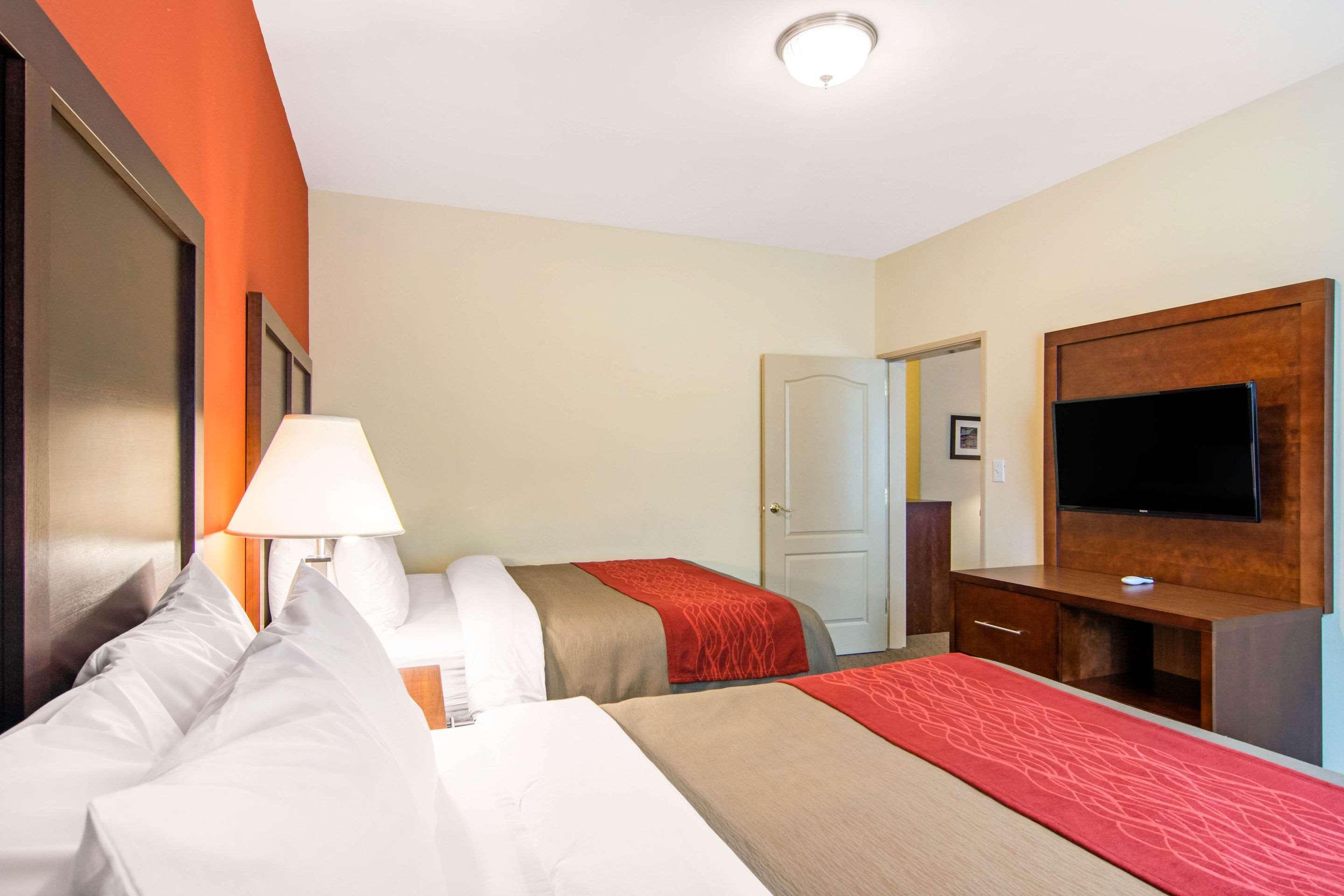 Comfort Inn & Suites Villa Rica Exterior photo