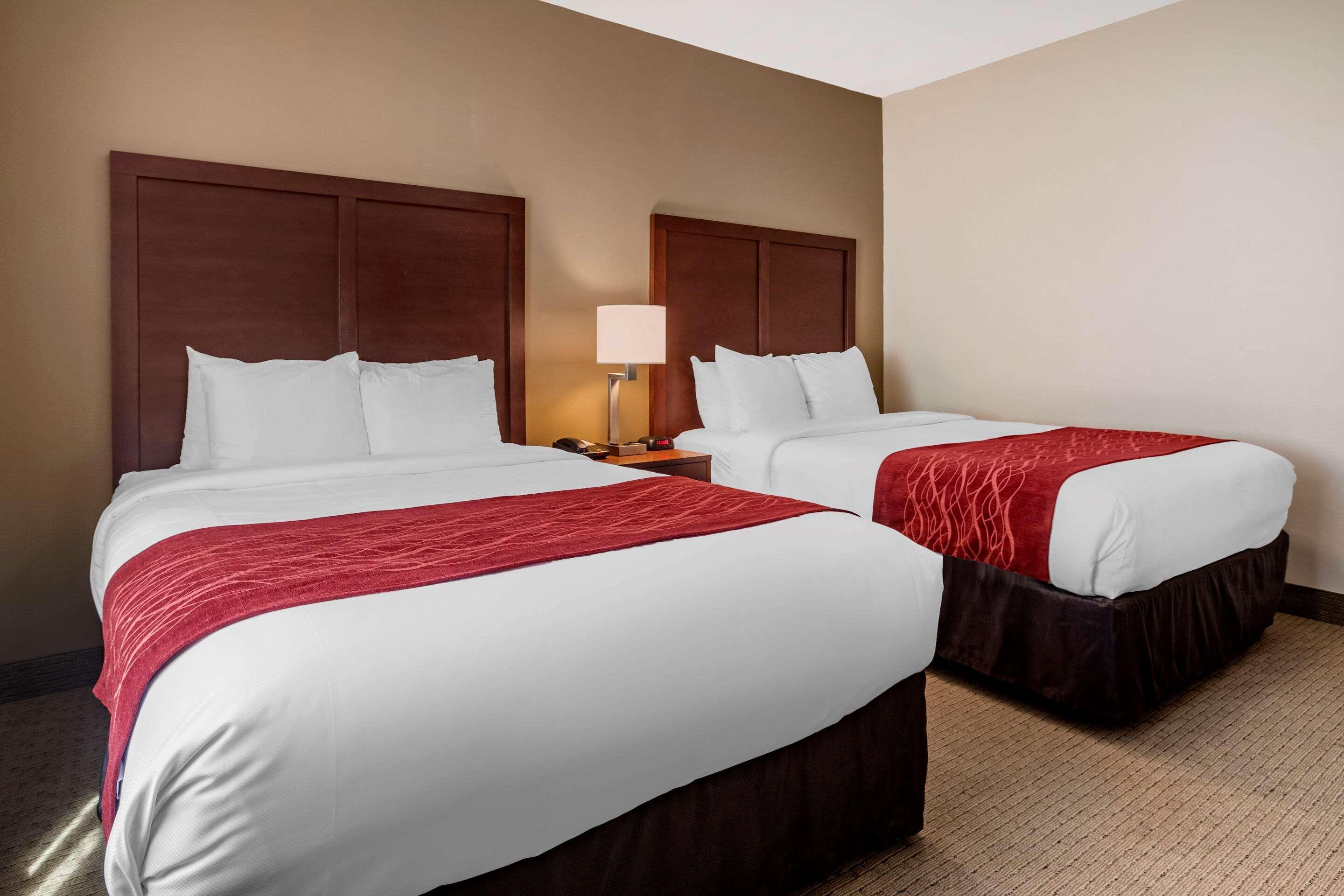 Comfort Inn & Suites Villa Rica Exterior photo