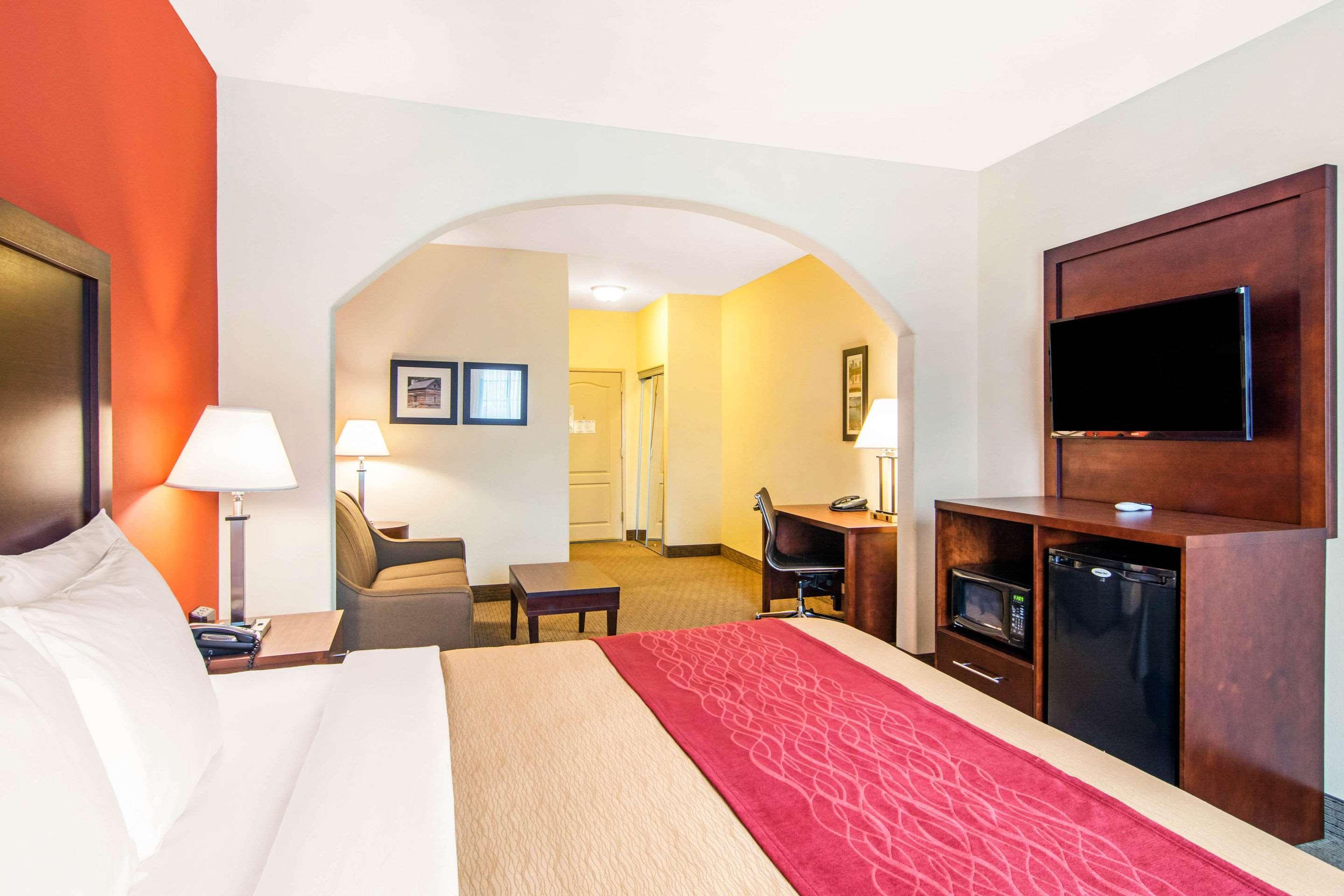 Comfort Inn & Suites Villa Rica Exterior photo