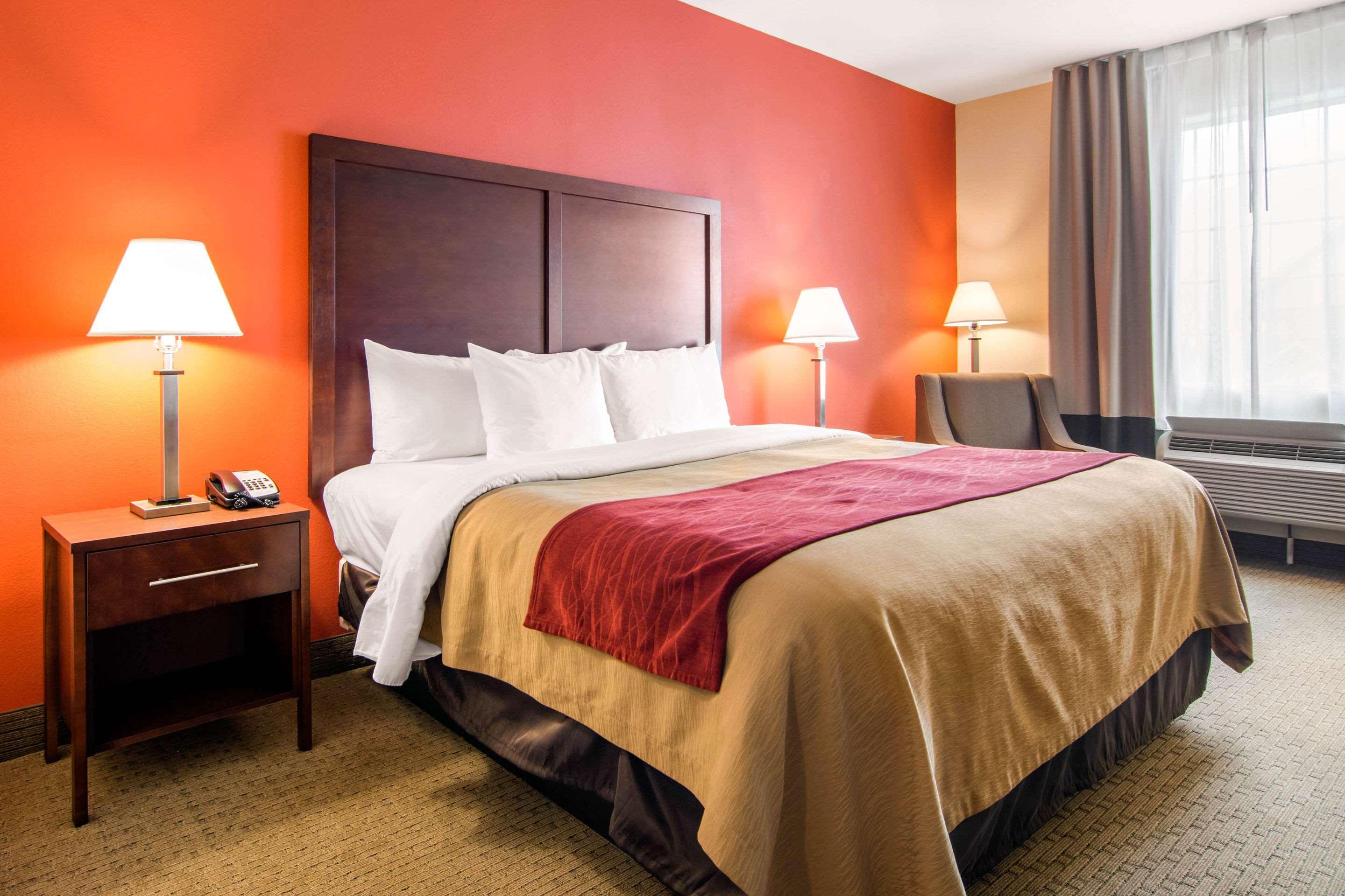 Comfort Inn & Suites Villa Rica Exterior photo