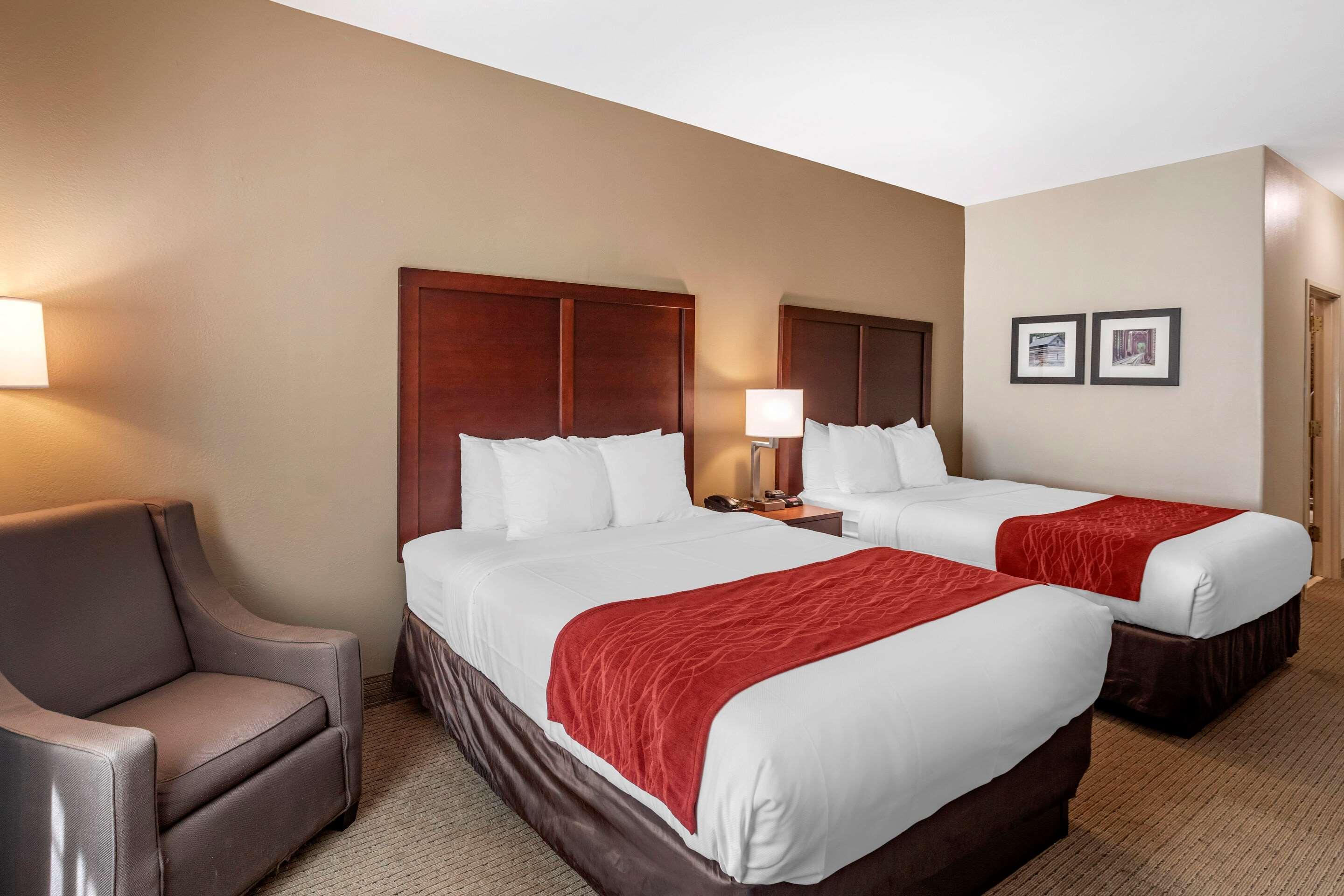 Comfort Inn & Suites Villa Rica Exterior photo